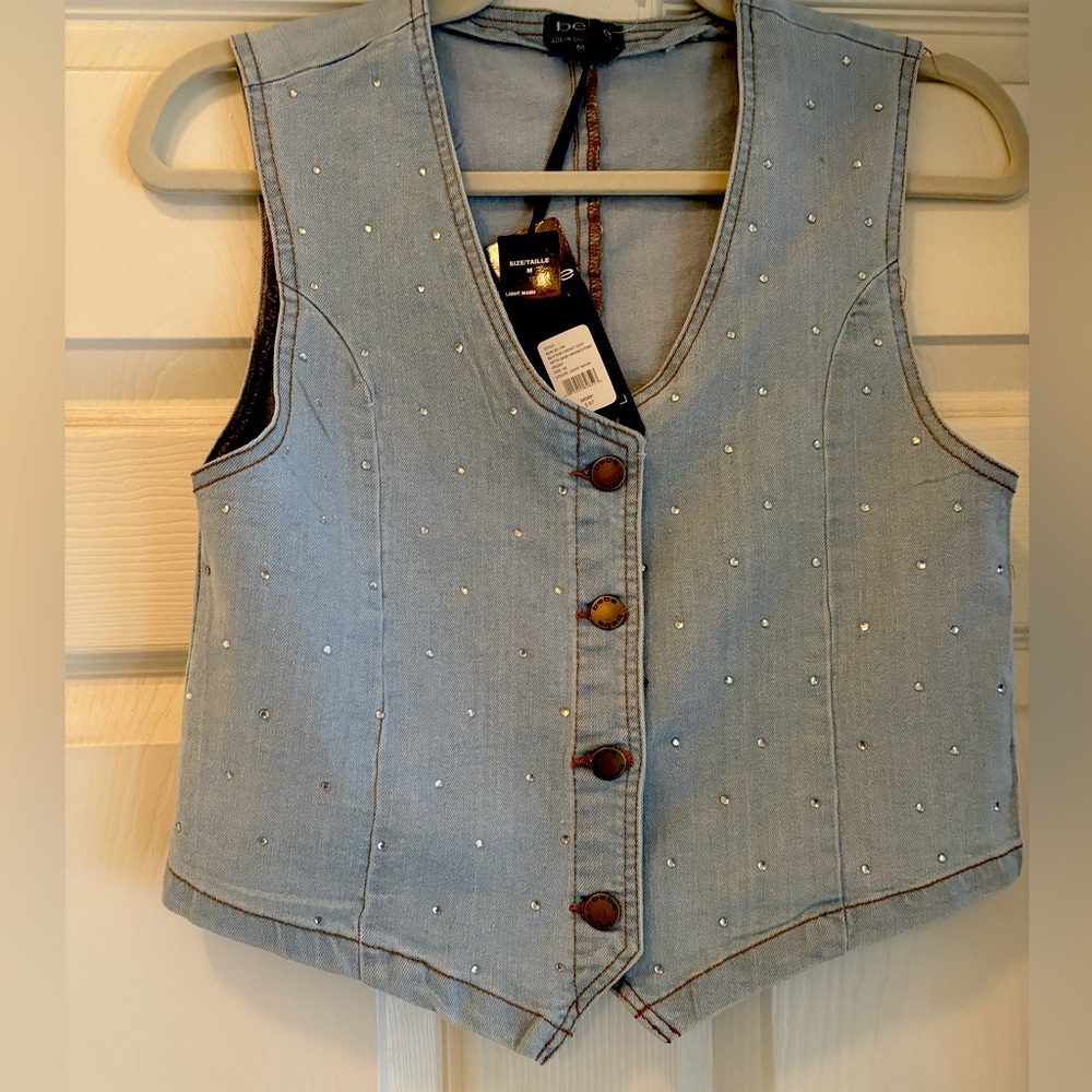 NWT bebe Light wash Denim Vest Size M